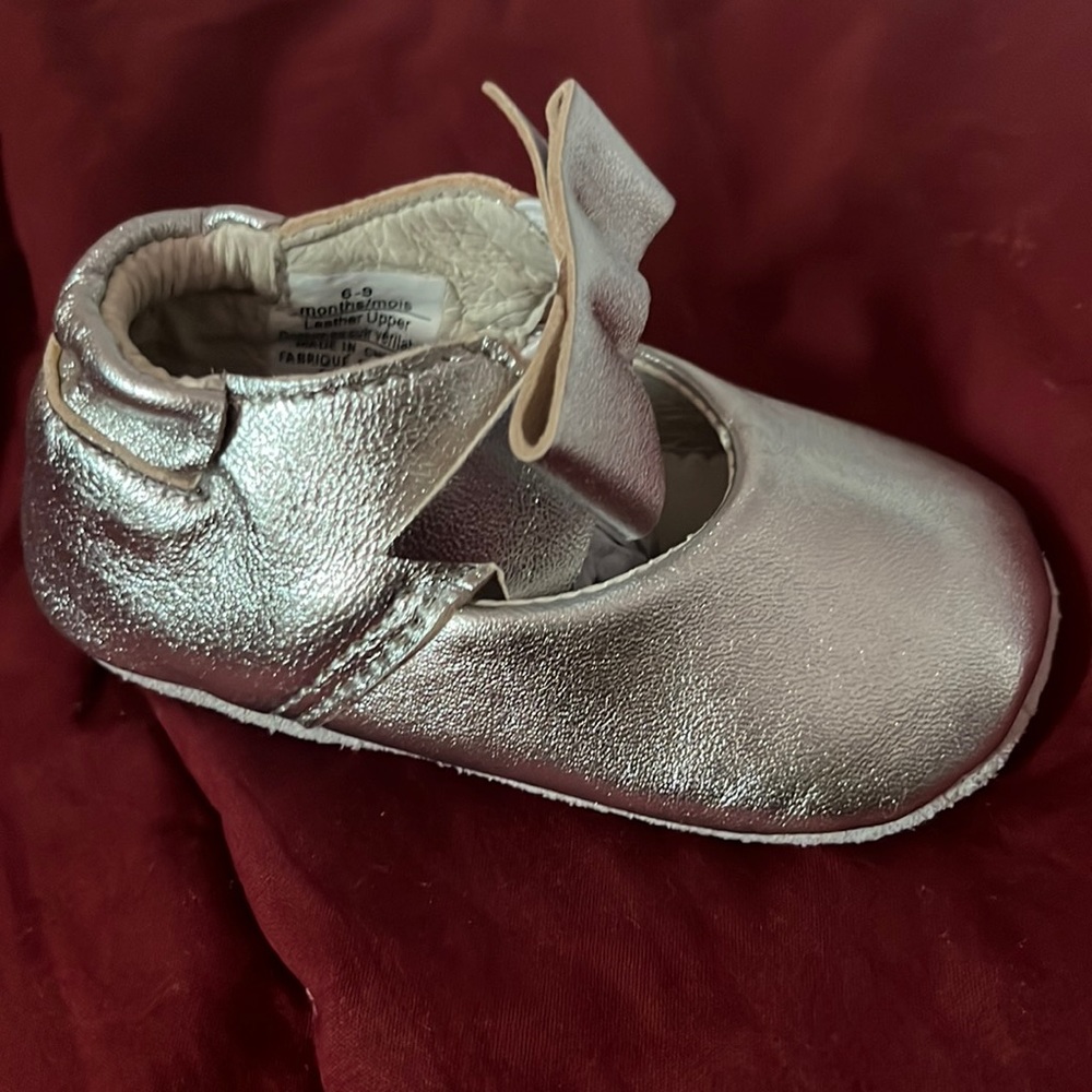 100% leather upper and 100%leather outsole